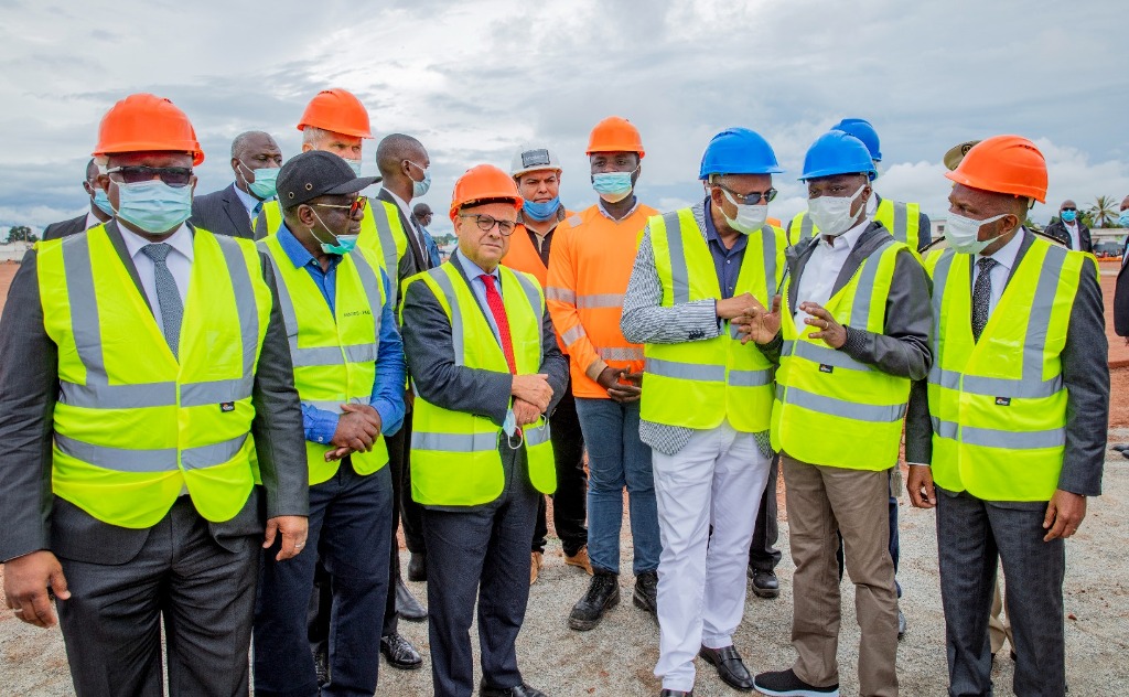 INFRASTRUCTURES : LE PREMIER MINISTRE PATRICK ACHI S’IMPRÉGNE DE L’AVANCEMENT DES TRAVAUX DU GRAND MARCHÉ DE BOUAKÉ